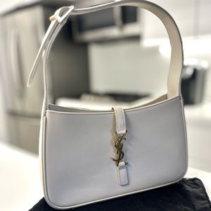 YSL LE 5 À 7 IN SMOOTH LEATHER BLANC VINTAGE